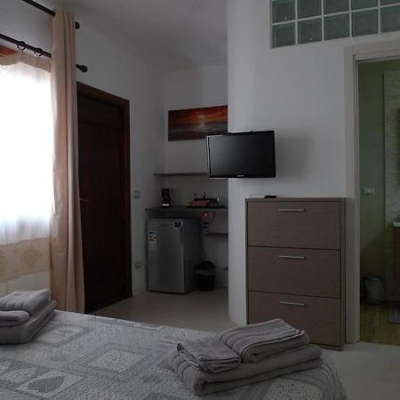 Villaggio Est Affittacamere San Teodoro  Zimmer foto