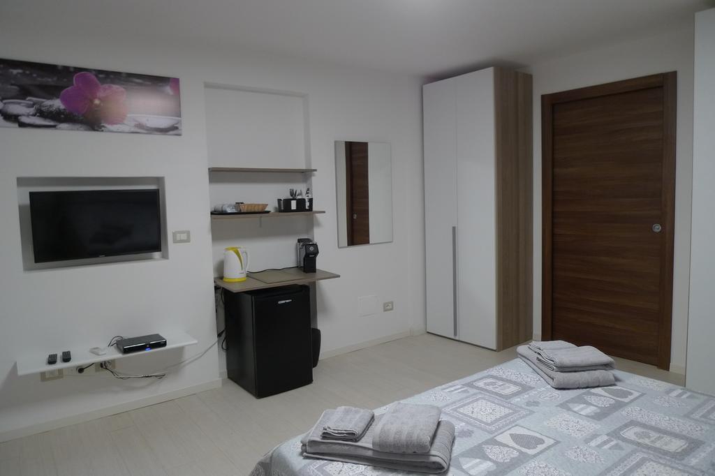 Villaggio Est Affittacamere San Teodoro  Exterior foto