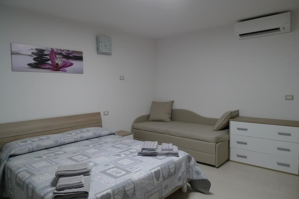 Villaggio Est Affittacamere San Teodoro  Exterior foto