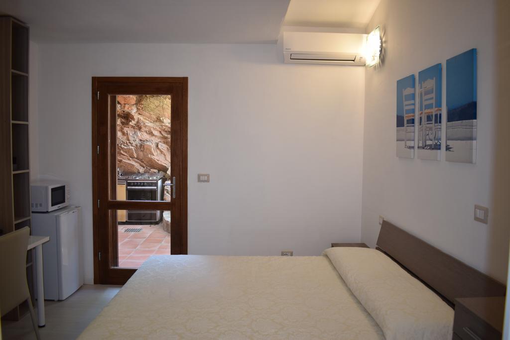 Villaggio Est Affittacamere San Teodoro  Exterior foto